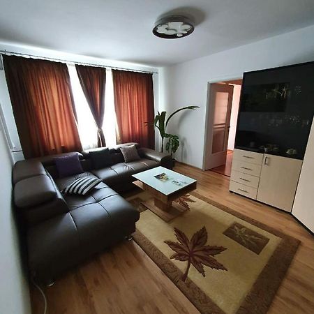 Apartament Cu Regim Hotelier In Dr.Tr. Severin Дробета-Турну-Северин Екстер'єр фото