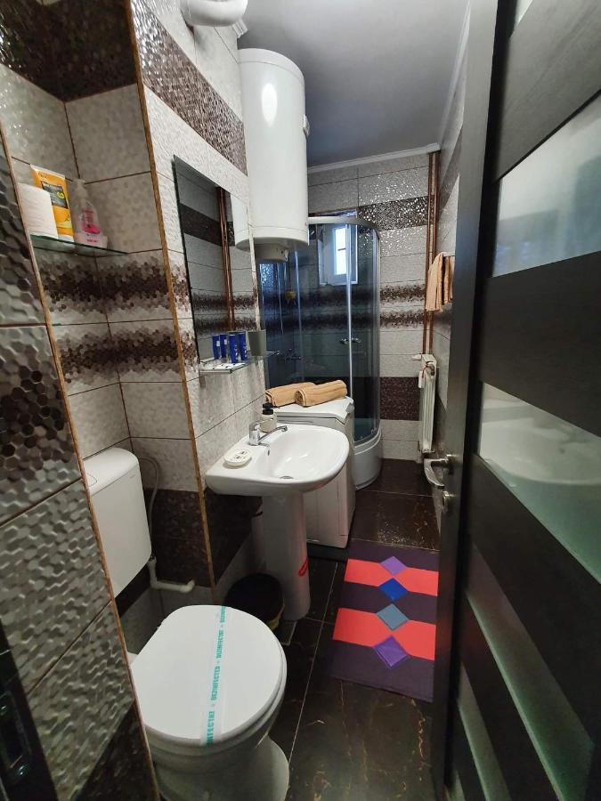 Apartament Cu Regim Hotelier In Dr.Tr. Severin Дробета-Турну-Северин Екстер'єр фото